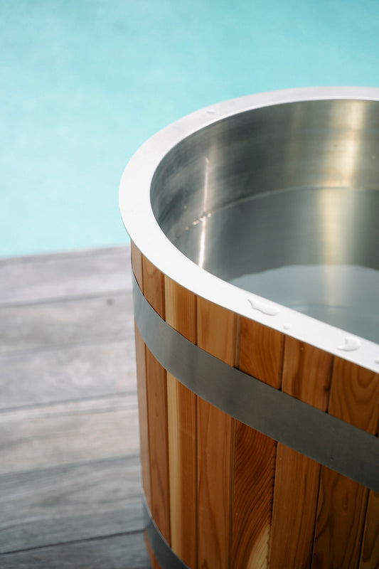 SWELL ARCTIC U – HOT & COLD PLUNGE TUB WITH CHILLER – PREMIUM CEDAR ICE BATH FOR ONE